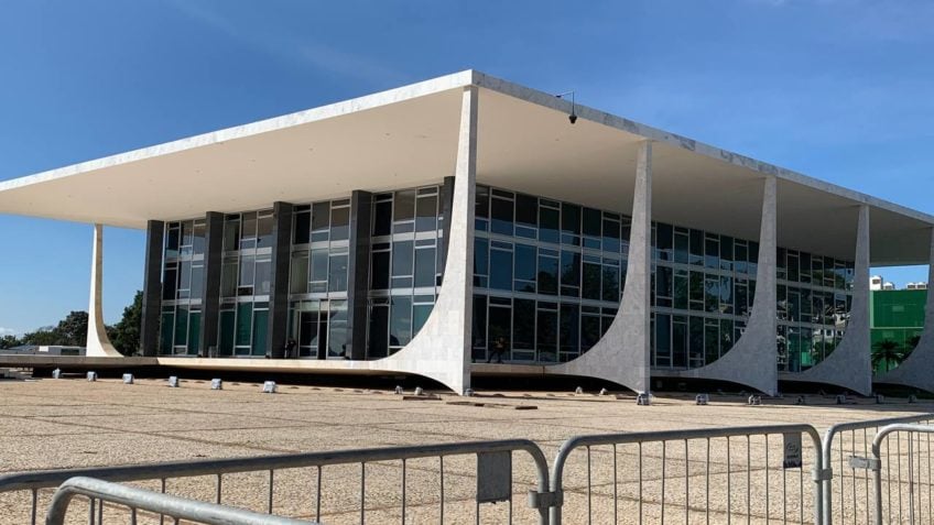 Praça dos Três Poderes terá drones com julgamento de Bolsonaro 