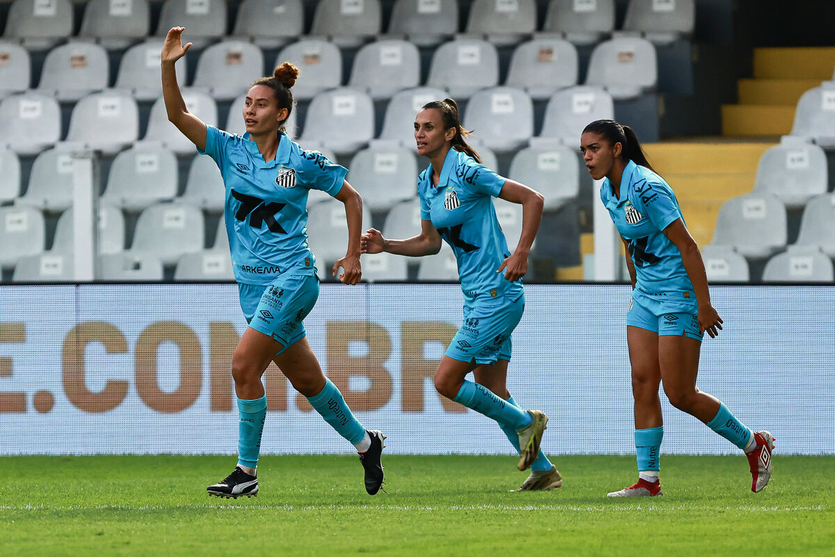 Na Vila Belmiro, Santos é campeão da Série A2 do Brasileirão Feminino