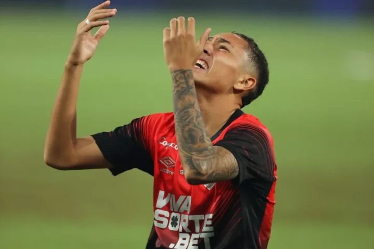 Cruzeiro anuncia contratação de joia do Athletico-PR
