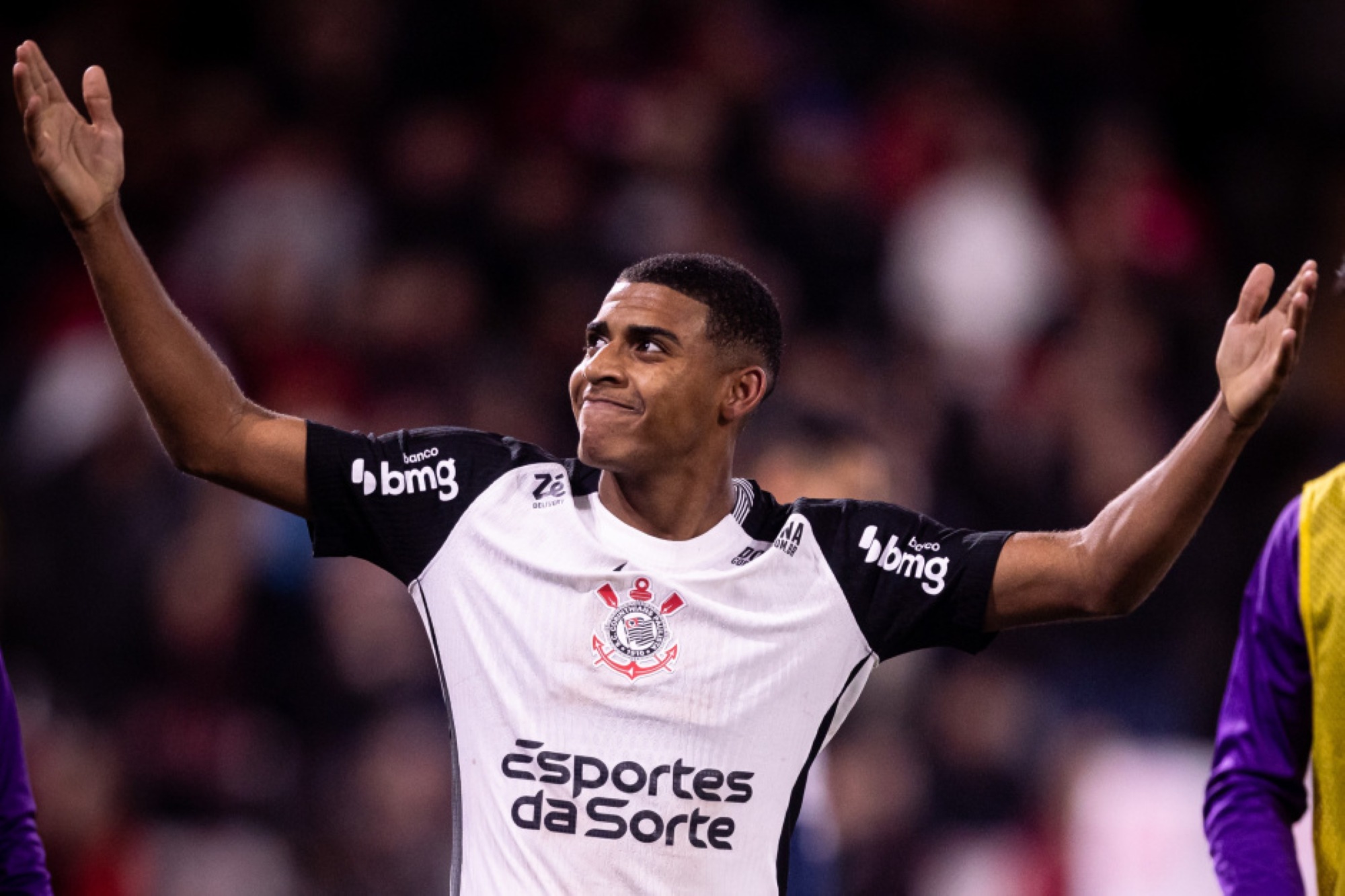 Corinthians renova contrato com Gui Negão e impõe multa milionária