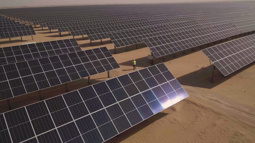 Empresas de energia solar da China fecham semestre no vermelho
