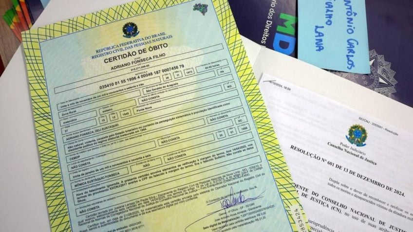 Famílias de vítimas da ditadura recebem atestado de óbito corrigido