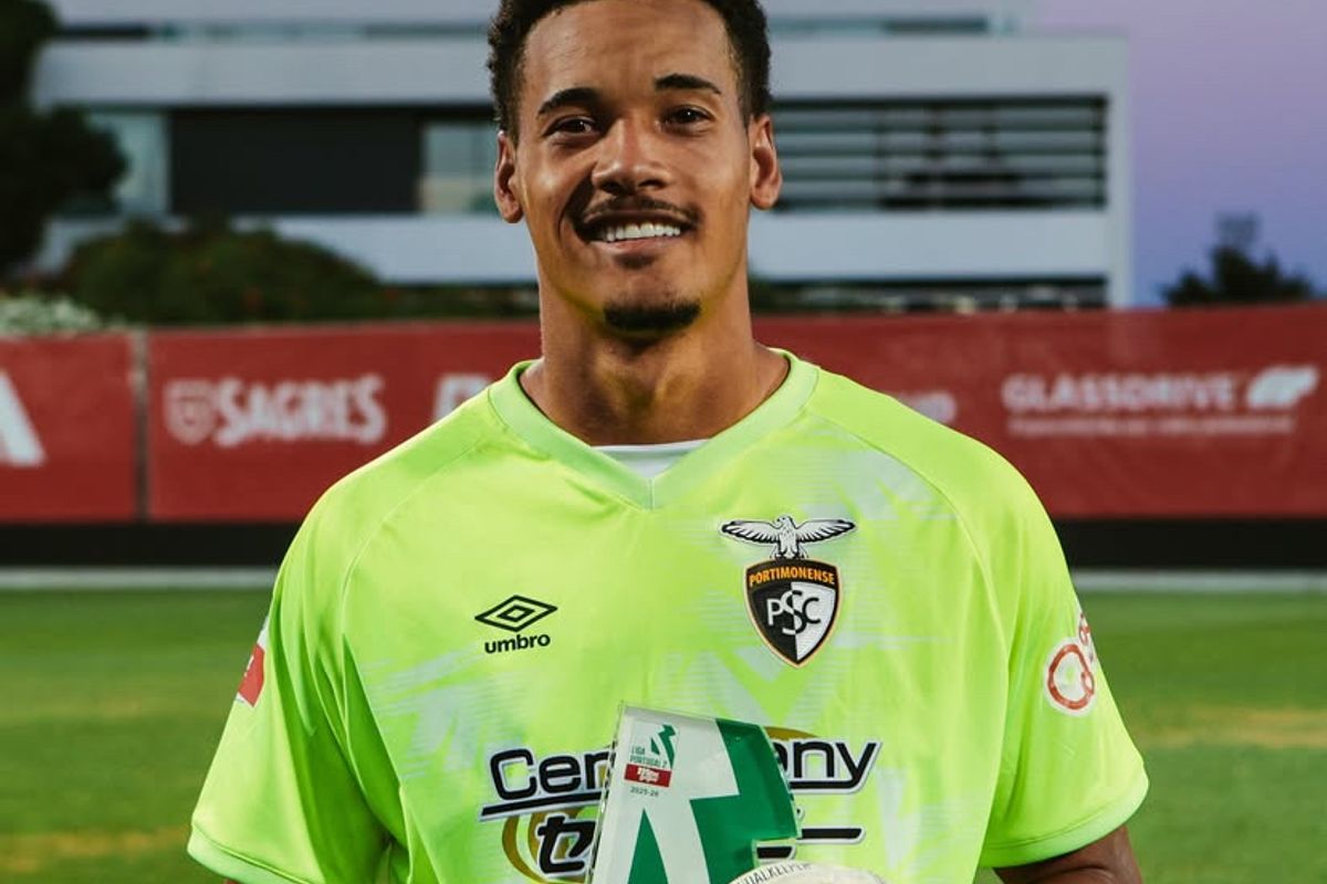 Zagueiro brasileiro vira goleiro e impede derrota do Portimonense