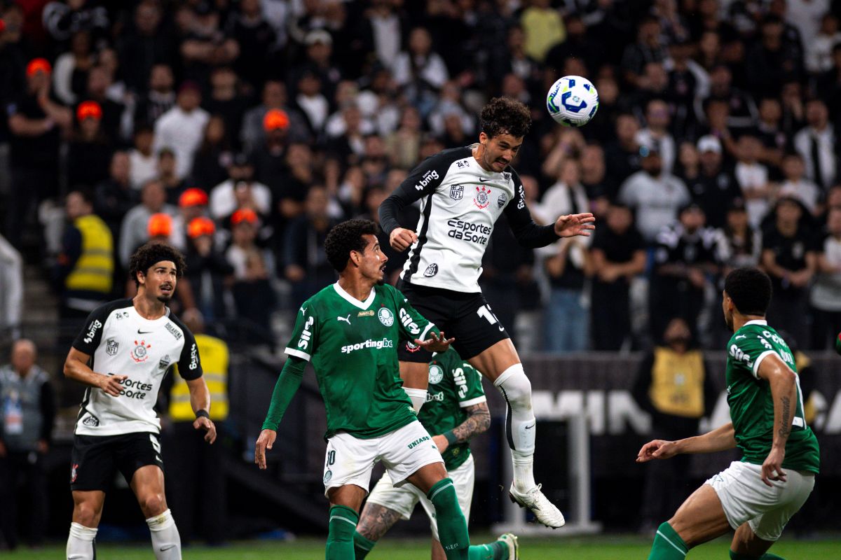 Com pênalti e gol contra, Corinthians e Palmeiras empatam em dérbi