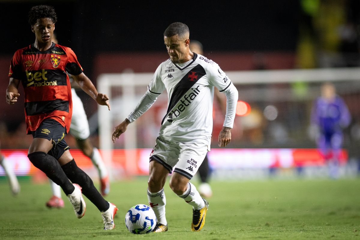 Vasco vence Sport na Ilha e sai da zona de rebaixamento no Brasileirão