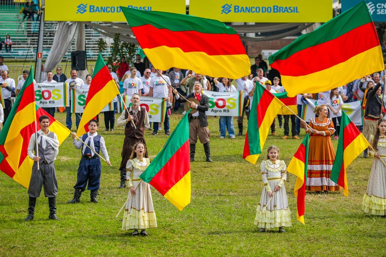 Fim de semana de sol e calor leva público à Expointer para visitar as diversas atrações da feira