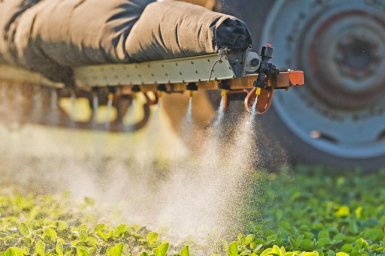 Área tratada com defensivos agrícolas cresce 3,1% no primeiro semestre de 2025 no Brasil
