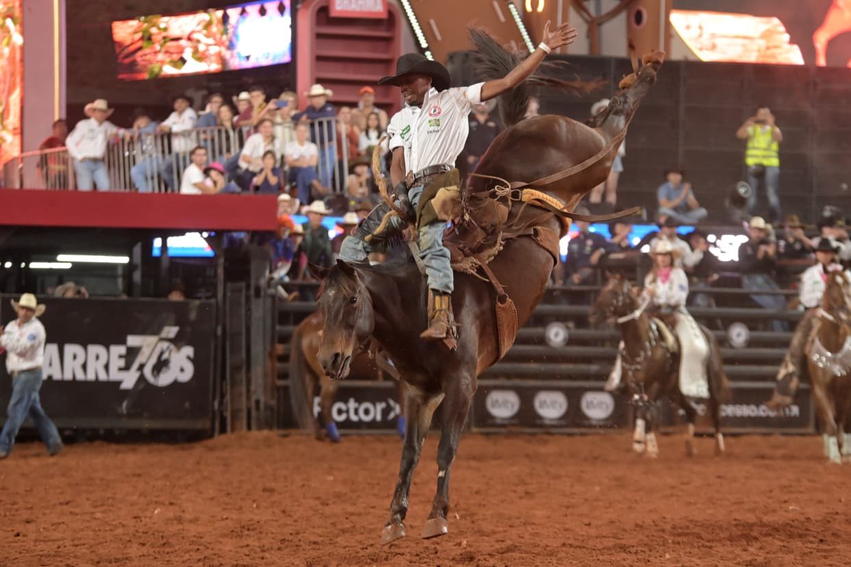 Yuri Teodoro Silva é campeão do 32º Barretos International Rodeo, na modalidade Cutiano