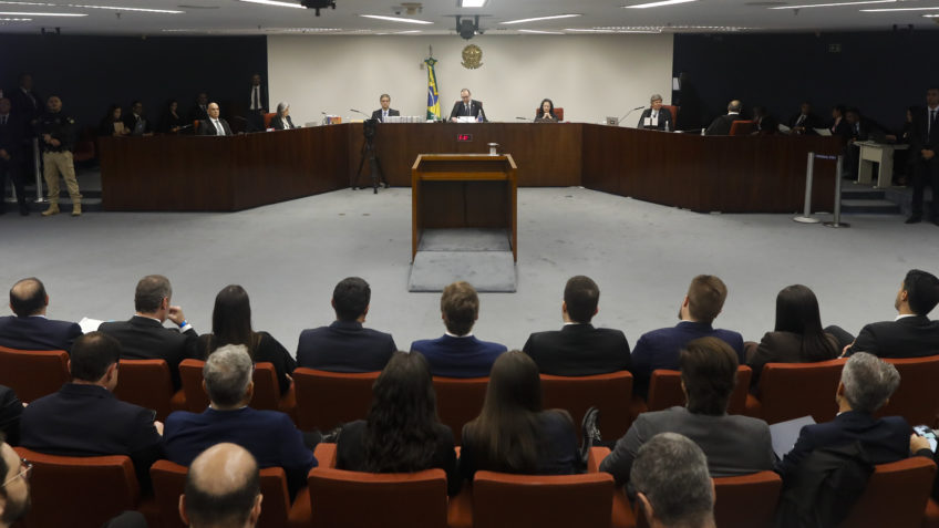 Confira o que a mídia internacional diz sobre o julgamento de Bolsonaro