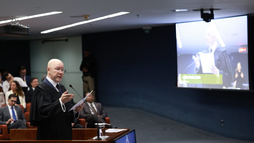 Defesa de Garnier fala em vícios na delação de Cid e elogia Moraes
