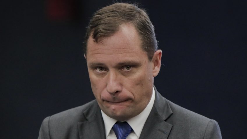 Mauro Cid, delator da tentativa de golpe, pediu baixa do Exército