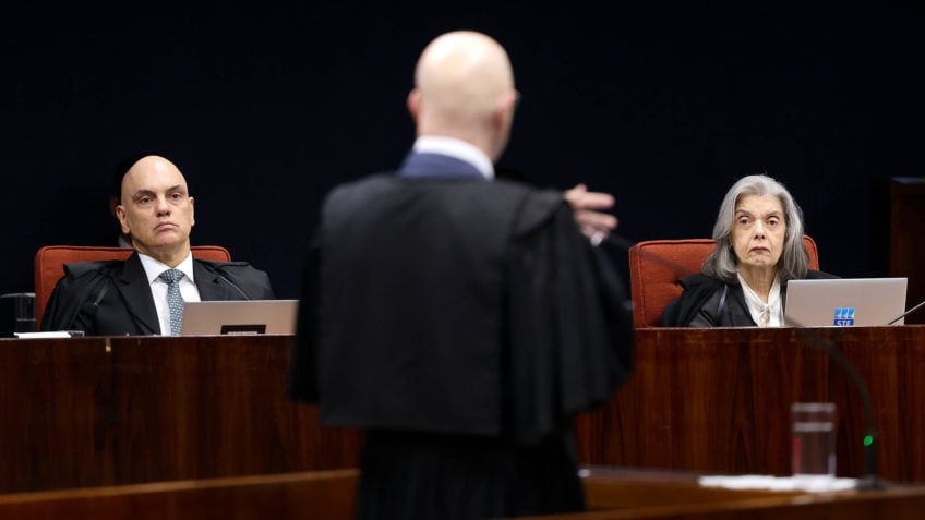 Saiba o que aconteceu no 1º dia do julgamento de Bolsonaro no STF