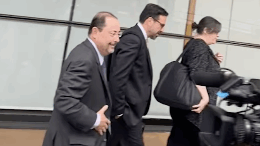 Advogado diz que não falou com Bolsonaro na véspera de defesa no STF