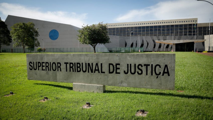STJ demite assessor acusado de venda de informações sigilosas