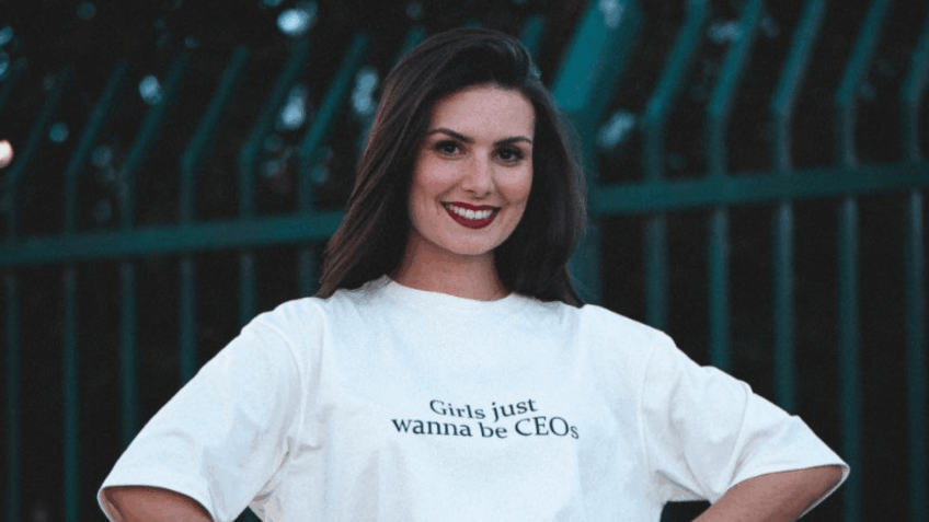 Sou uma “modeladora de mensagens”, diz Nathalia Arcuri
