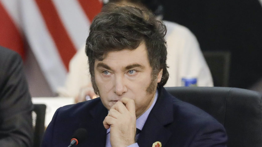 Eleição na Província de Buenos Aires testa popularidade de Milei 
