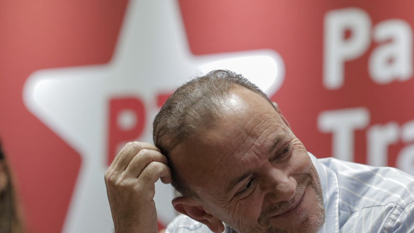 Anistia é apoio a assassinos, diz presidente do PT em ato da esquerda