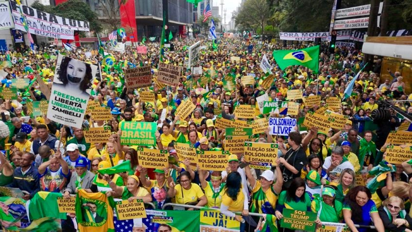 Manifestantes se concentram na av. Paulista em ato da direita