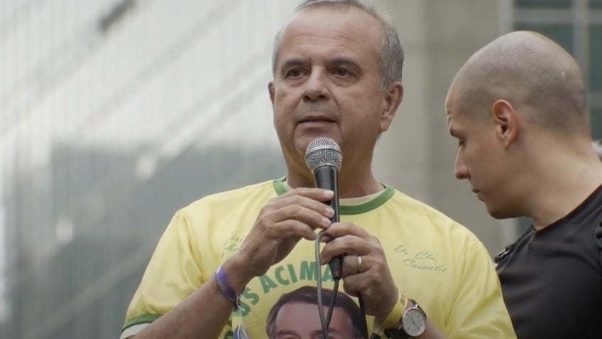 Marinho pede a volta de Bolsonaro e fala em seguir "indignado"
