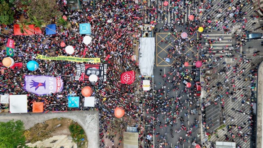 Ato da esquerda em São Paulo reúne 4.300 pessoas