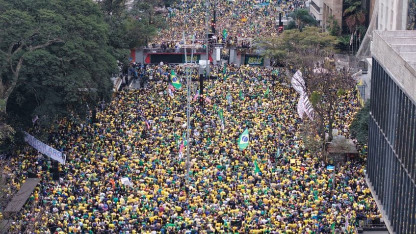 Ato pró-Bolsonaro reúne 48.800 na Paulista antes de semana decisiva no STF