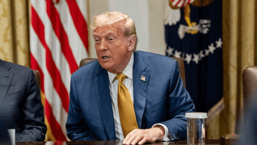 Trump pede que empresas estrangeiras treinem norte-americanos nos EUA