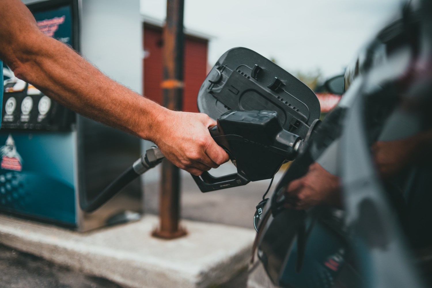 ICMS em gasolina e etanol sobe R$ 0,10 por litro a partir de janeiro