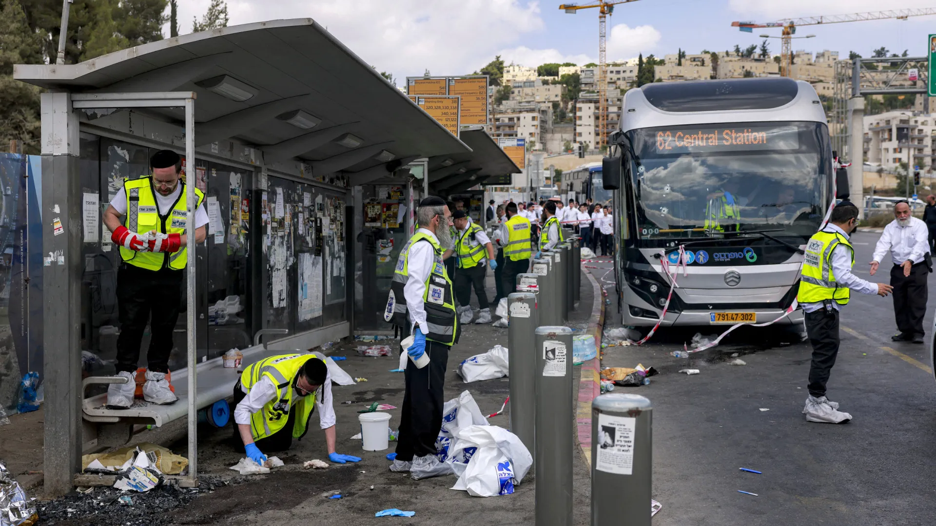 Rabinos e espanhol de 25 anos estão entre vítimas do ataque em Jerusalém