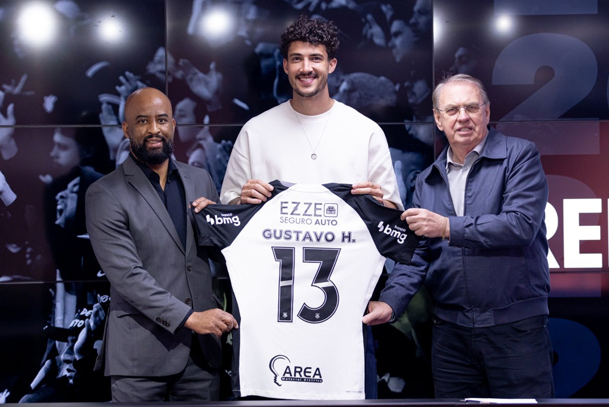 Gustavo Henrique renova contrato com o Corinthians até 2027