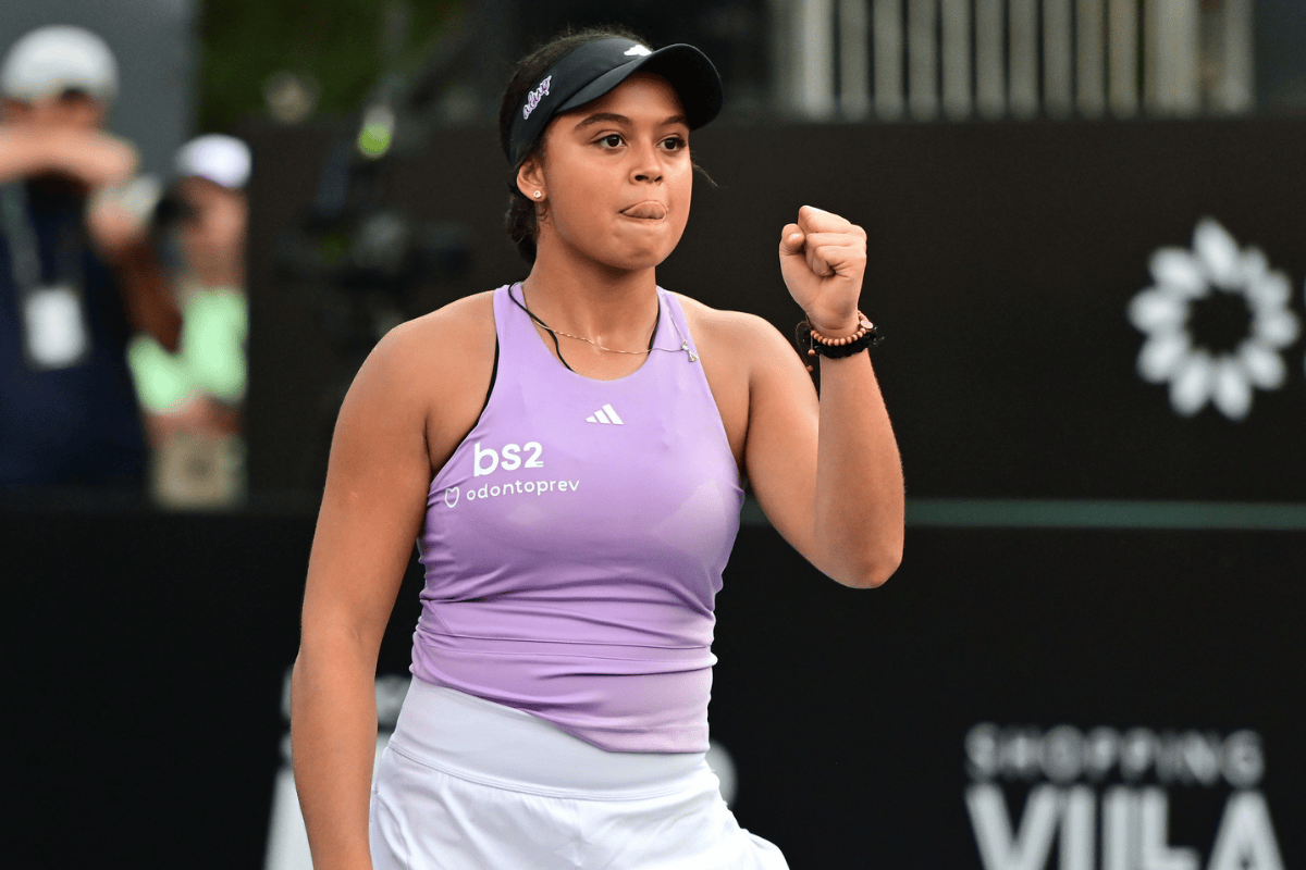 Tenista brasileira de 15 anos estreia com vitória no São Paulo Open
