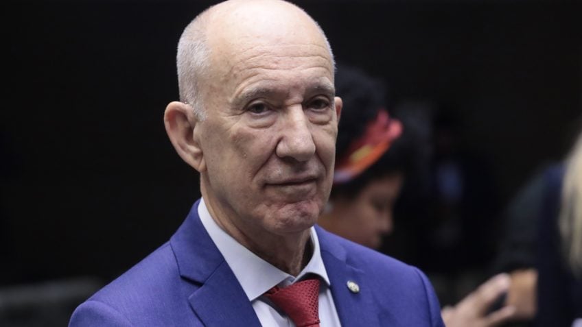 Rui Falcão aciona STF contra Tarcísio por 7 de setembro