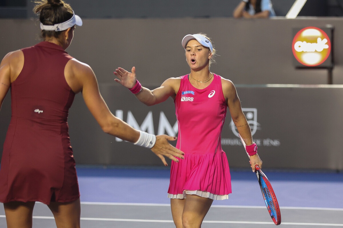 No duelo de duplas, Laura Pigossi elimina Bia Haddad no SP Open