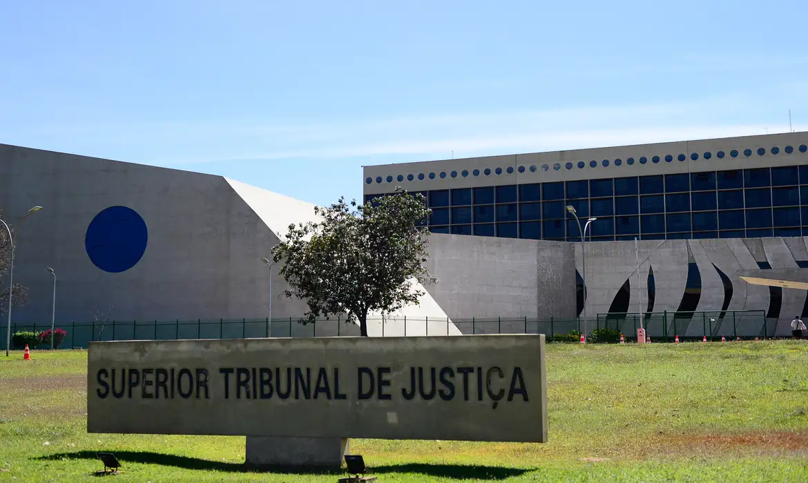 Plano de saúde tem de cobrir emergência nos casos de cirurgia estética