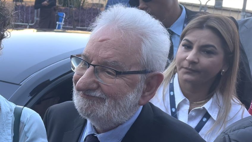 Tarcísio “fez striptease total” ao apoiar anistia, diz deputado