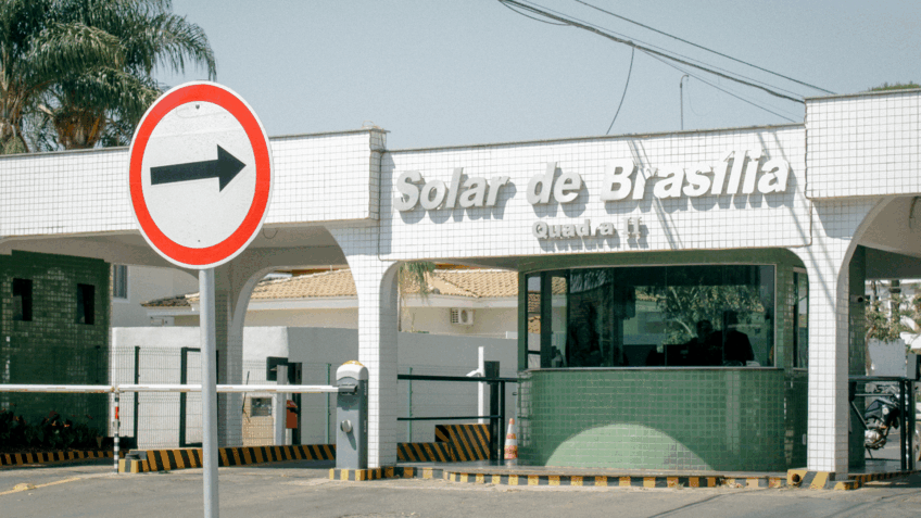 Em semana decisiva, condomínio de Bolsonaro amanhece sem apoiadores