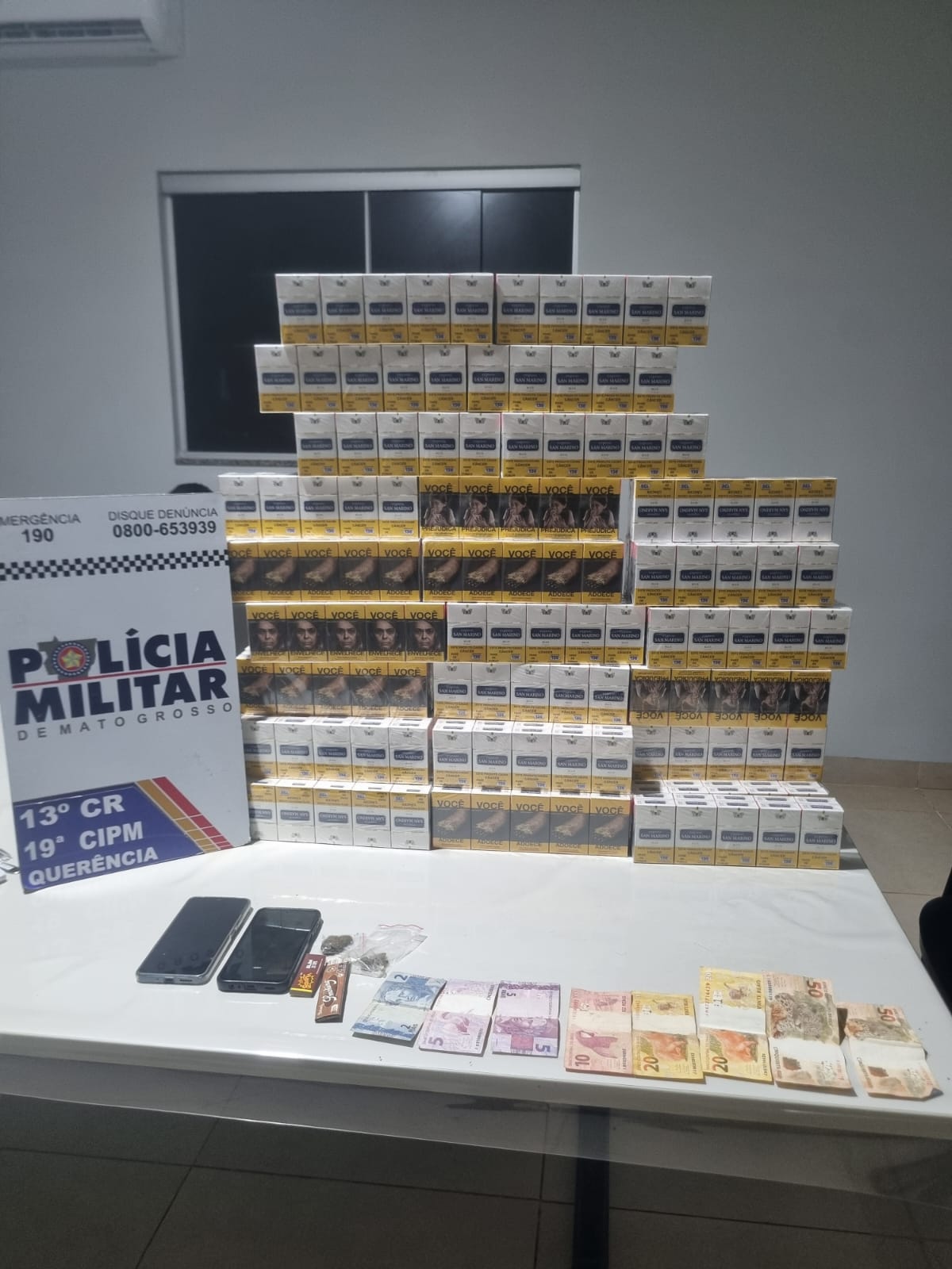Polícia Militar prende dois homens e apreende 480 carteiras de cigarros contrabandeados do Paraguai