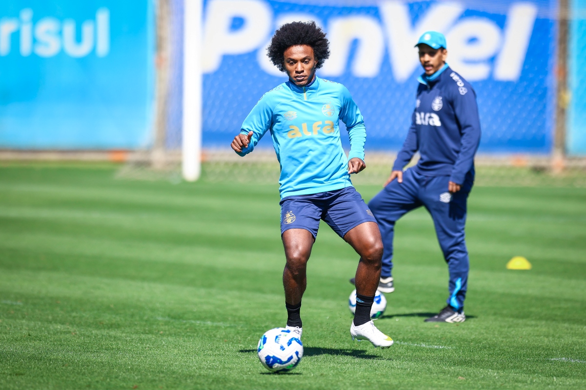 Willian é apresentado no Grêmio e tem estreia prevista no Gre-Nal