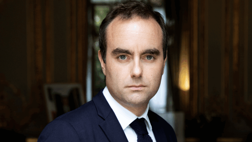 Macron nomeia Sébastien Lecornu para primeiro-ministro