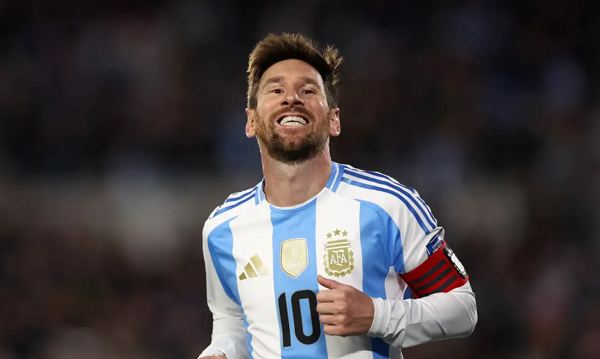 Técnico da Argentina defende que Messi decida se jogará Copa de 2026
