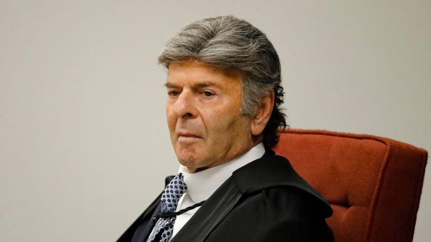 Fux vota pela anulação do processo contra Bolsonaro