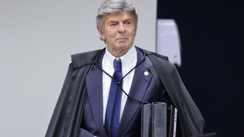 Fux valida delação de Mauro Cid: "Se autoincriminou"