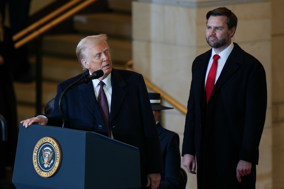Trump não vê razão em “isolar” Rússia da economia global, diz JD Vance