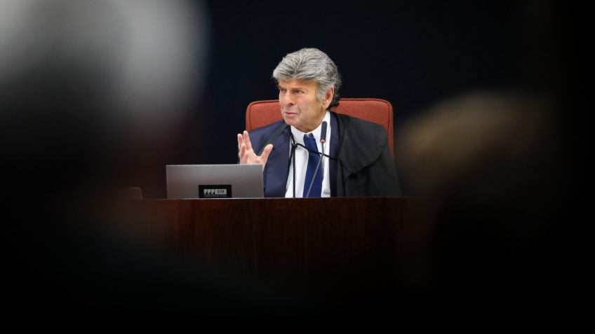 Governistas criticam e xingam Fux: "Burro ou mau caráter?"