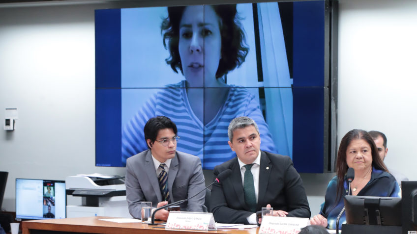 Zambelli chama Delgatti de mitomaníaco durante audiência da CCJ