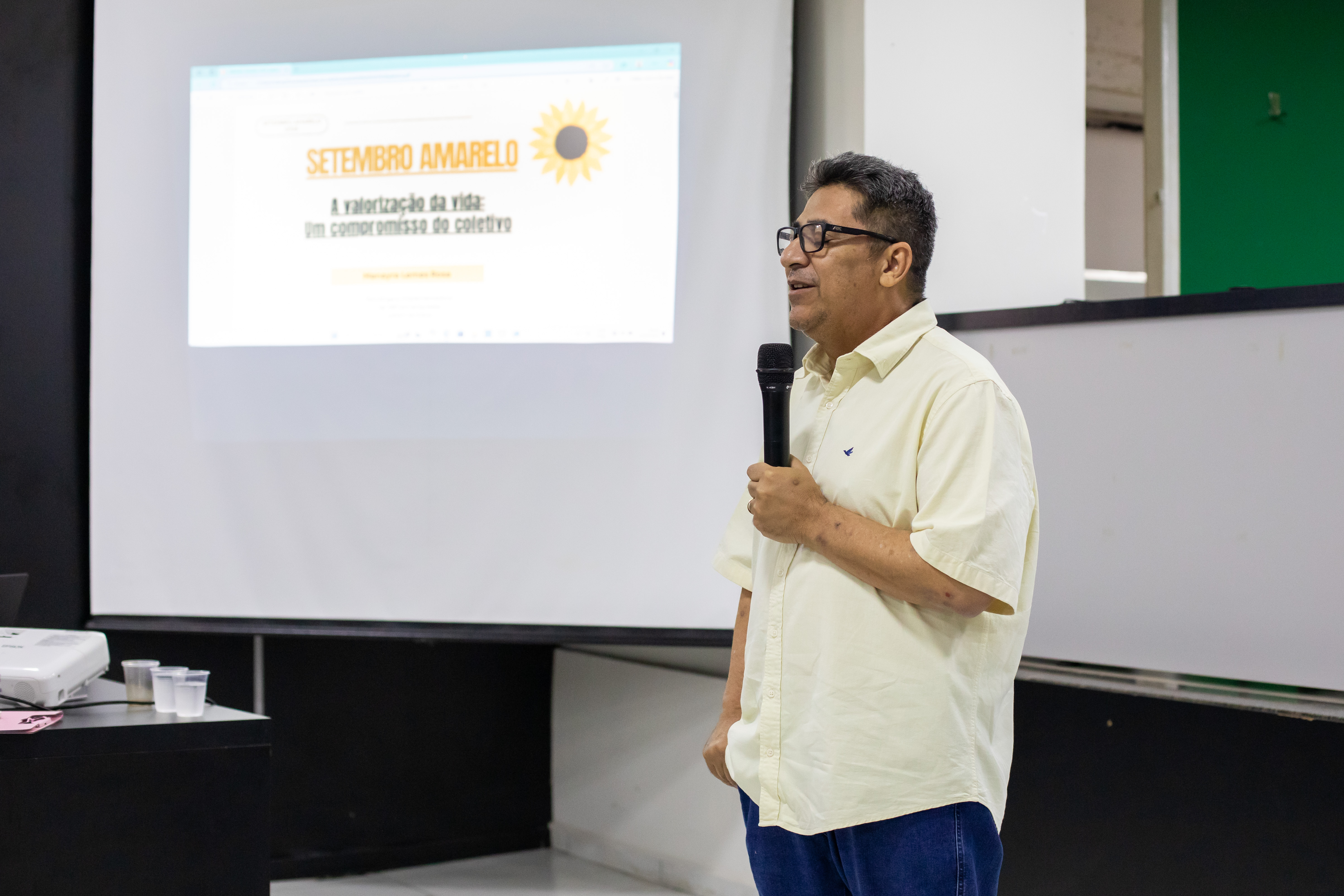Secretário defende políticas públicas de prevenção ao suicídio em audiência na Câmara