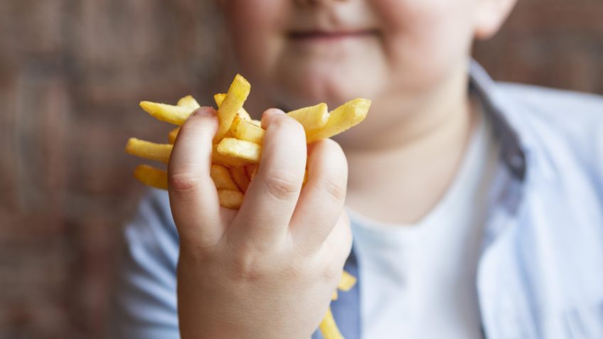 Obesidade supera desnutrição entre crianças e adolescentes