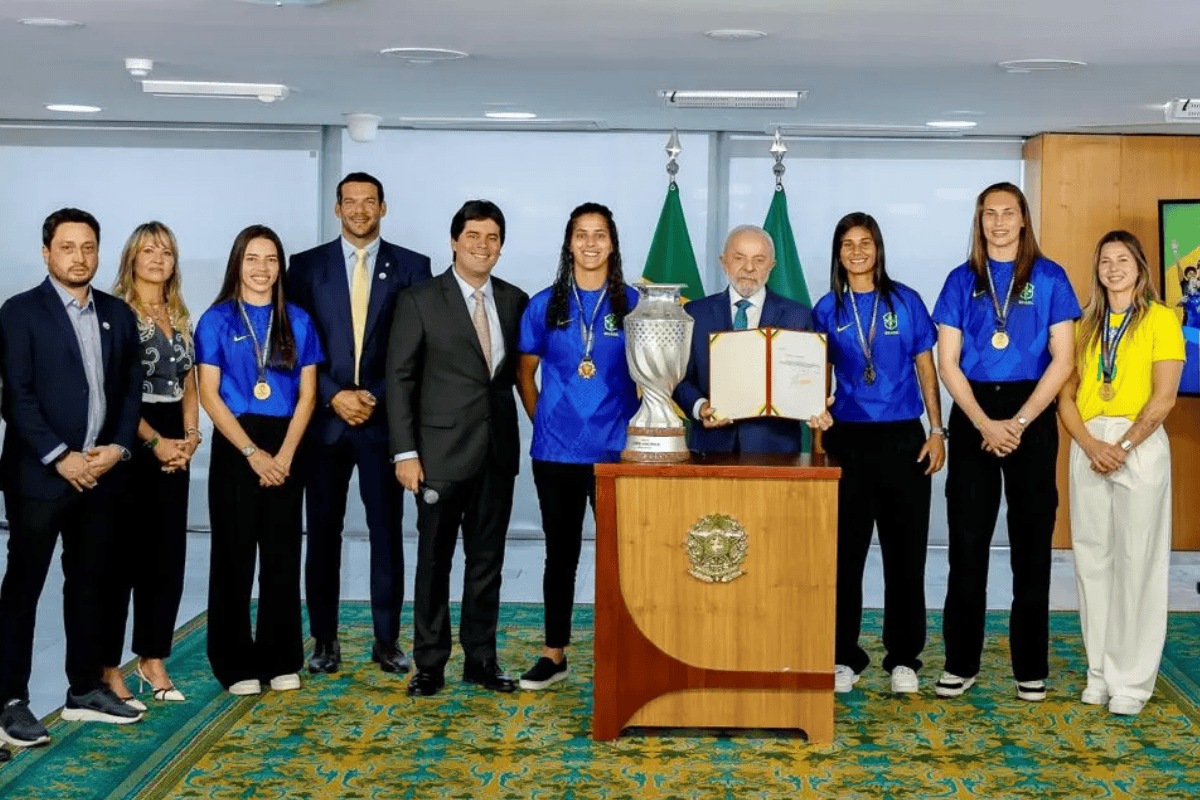 Governo Federal reforça incentivo ao futebol feminino; entenda