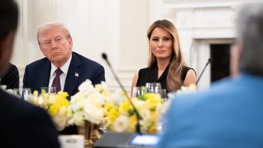 Melania Trump pede empatia ao lamentar morte de Charlie Kirk