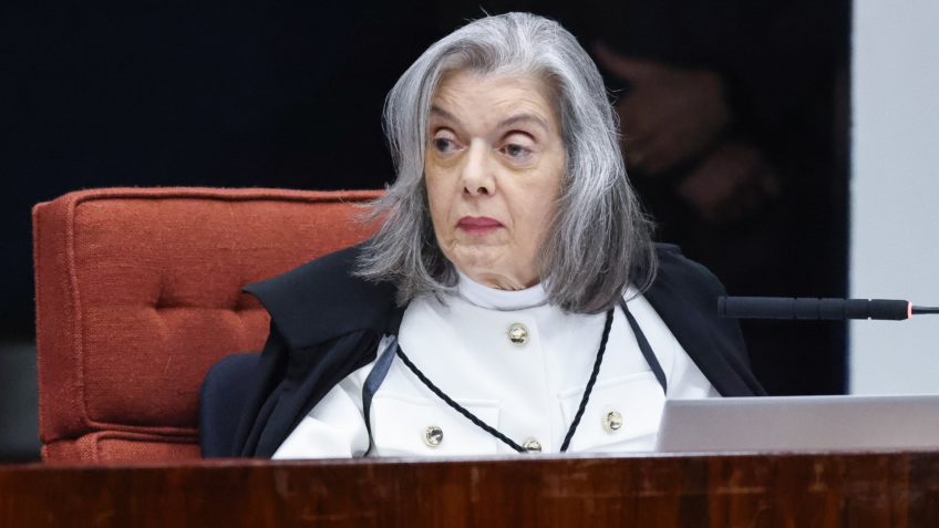 Cármen Lúcia rejeita todas as preliminares da defesa do núcleo 1
