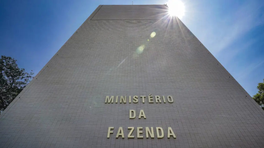 Governo Lula reduz projeção do PIB de 2,5% para 2,3% em 2025